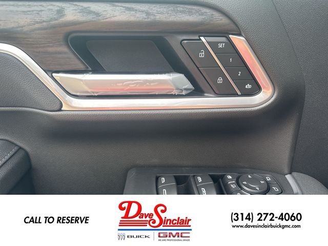 GMC Sierra 3500HD Vehicle Full-screen Gallery Image 13