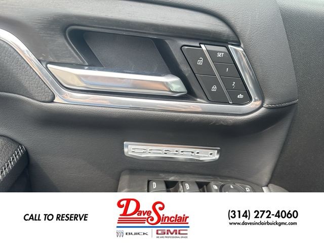 GMC Sierra 1500 Vehicle Full-screen Gallery Image 13