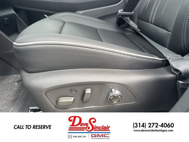 Buick Enclave Vehicle Full-screen Gallery Image 12