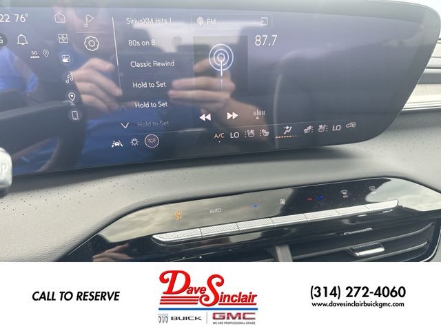 Buick Enclave Vehicle Full-screen Gallery Image 16