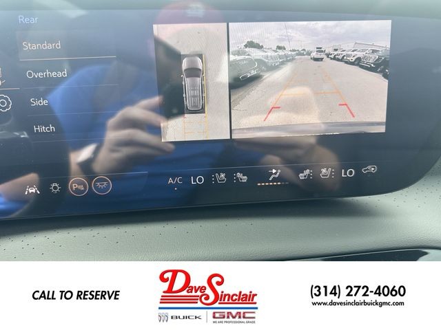 Buick Enclave Vehicle Full-screen Gallery Image 17