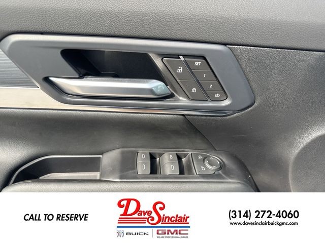 GMC Terrain Vehicle Full-screen Gallery Image 13