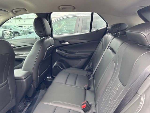Buick Encore GX Vehicle Full-screen Gallery Image 10