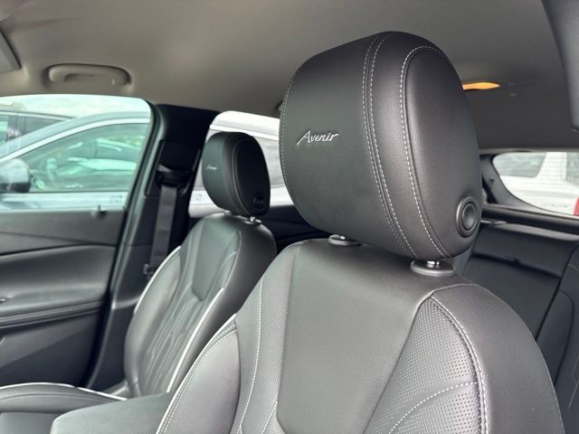 Buick Encore GX Vehicle Full-screen Gallery Image 12