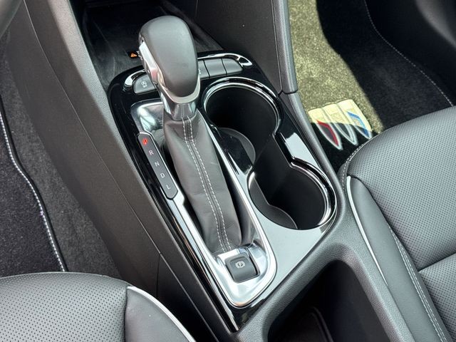 Buick Encore GX Vehicle Full-screen Gallery Image 20