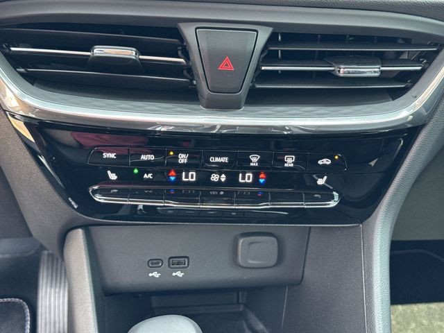 Buick Encore GX Vehicle Full-screen Gallery Image 22