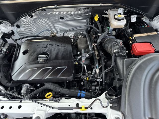 Buick Encore GX Vehicle Full-screen Gallery Image 33