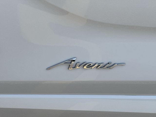Buick Encore GX Vehicle Full-screen Gallery Image 35