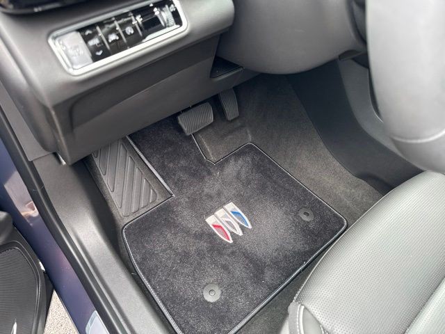 Buick Envision Vehicle Full-screen Gallery Image 14