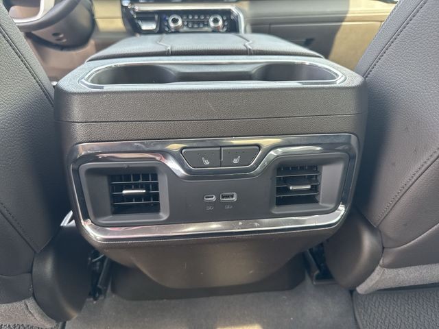 GMC Sierra 1500 Vehicle Full-screen Gallery Image 26