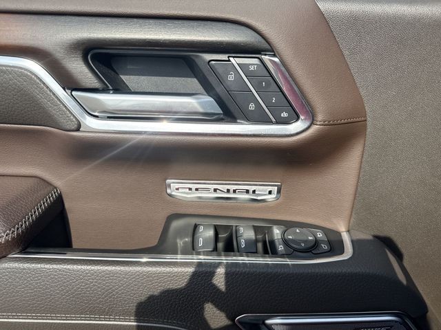 GMC Sierra 1500 Vehicle Full-screen Gallery Image 28