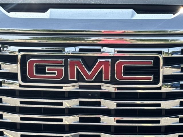 GMC Sierra 1500 Vehicle Full-screen Gallery Image 36