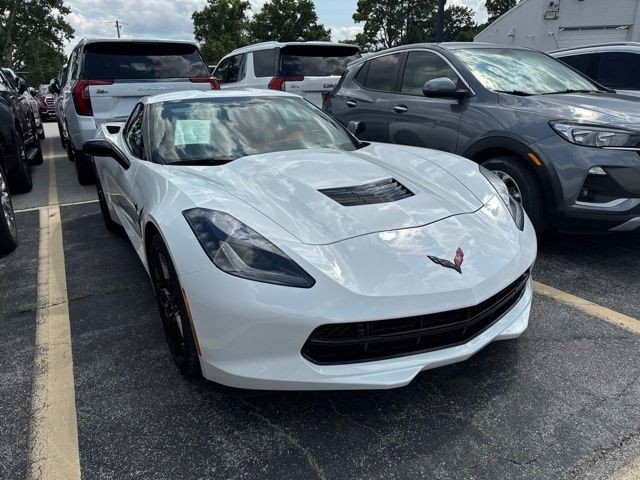 Chevrolet Corvette Vehicle Full-screen Gallery Image 03