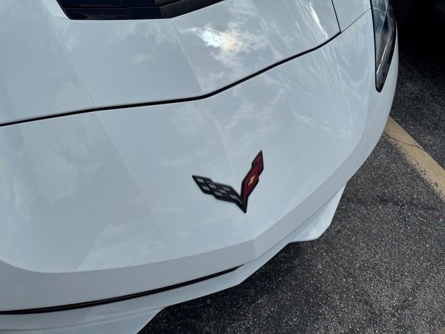 Chevrolet Corvette Vehicle Full-screen Gallery Image 04