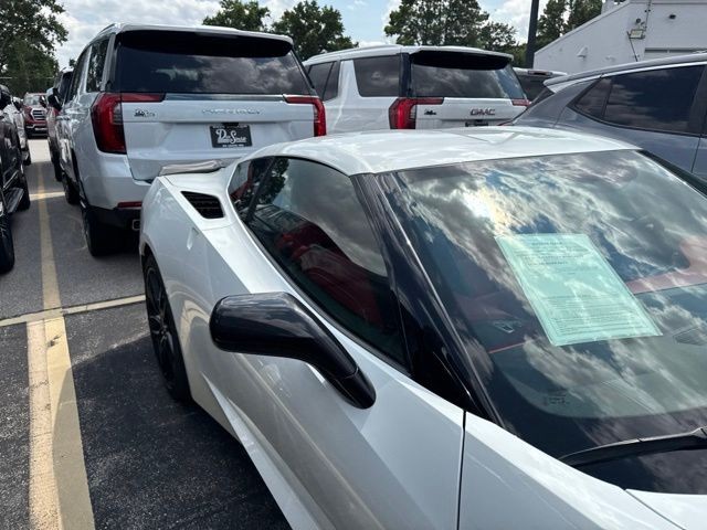 Chevrolet Corvette Vehicle Full-screen Gallery Image 06
