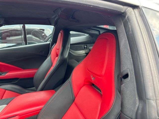 Chevrolet Corvette Vehicle Full-screen Gallery Image 09