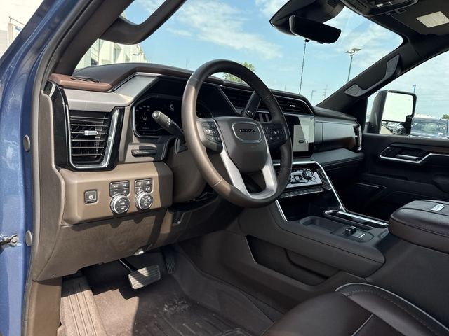 GMC Sierra 2500HD Vehicle Full-screen Gallery Image 13