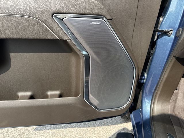 GMC Sierra 2500HD Vehicle Full-screen Gallery Image 29