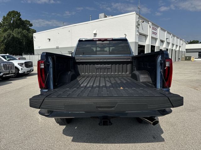 GMC Sierra 2500HD Vehicle Full-screen Gallery Image 31