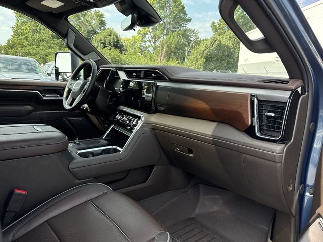 GMC Sierra 2500HD Vehicle Full-screen Gallery Image 34