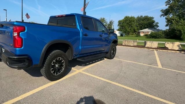 Chevrolet Silverado 1500 Vehicle Full-screen Gallery Image 10