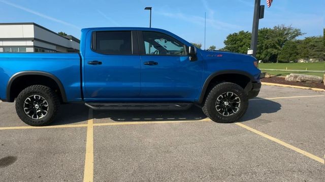 Chevrolet Silverado 1500 Vehicle Full-screen Gallery Image 11