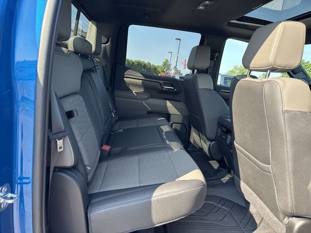 Chevrolet Silverado 1500 Vehicle Full-screen Gallery Image 32