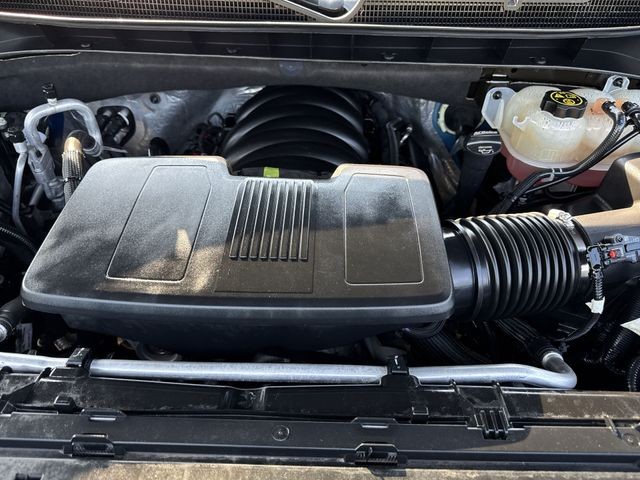 Chevrolet Silverado 1500 Vehicle Full-screen Gallery Image 35