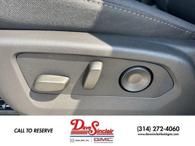 GMC Sierra 1500 Vehicle Full-screen Gallery Image 12