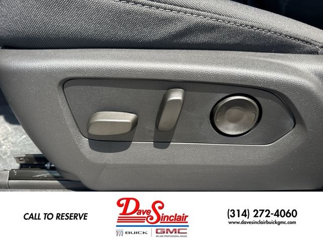 GMC Sierra 1500 Vehicle Full-screen Gallery Image 12