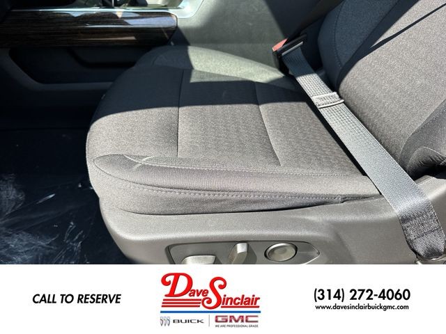GMC Sierra 1500 Vehicle Full-screen Gallery Image 12