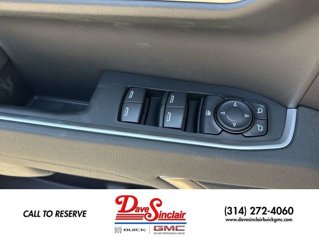 GMC Sierra 1500 Vehicle Full-screen Gallery Image 13