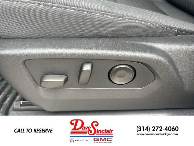 GMC Sierra 1500 Vehicle Full-screen Gallery Image 12