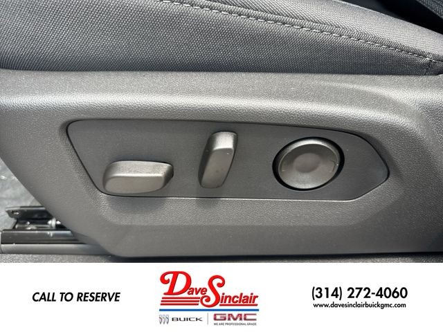 GMC Sierra 1500 Vehicle Full-screen Gallery Image 12