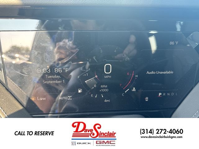 GMC Yukon Vehicle Full-screen Gallery Image 15