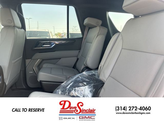GMC Yukon Vehicle Full-screen Gallery Image 22