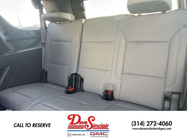 GMC Yukon Vehicle Full-screen Gallery Image 23