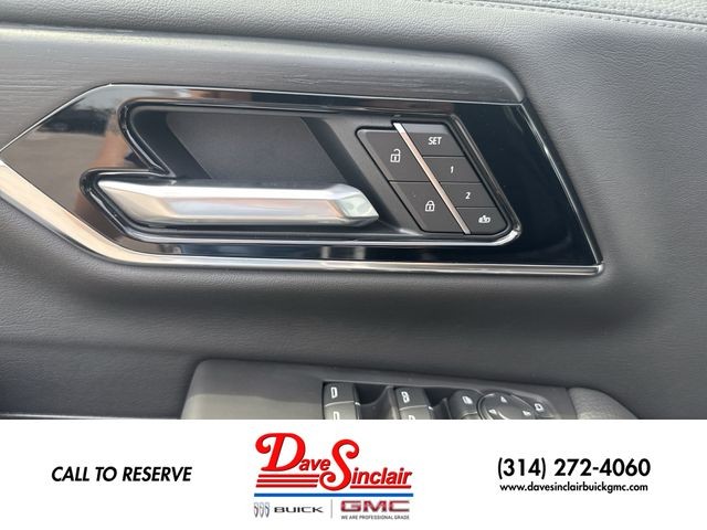 GMC Yukon XL Vehicle Full-screen Gallery Image 13
