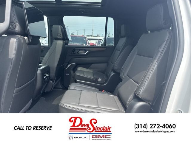 GMC Yukon XL Vehicle Full-screen Gallery Image 23