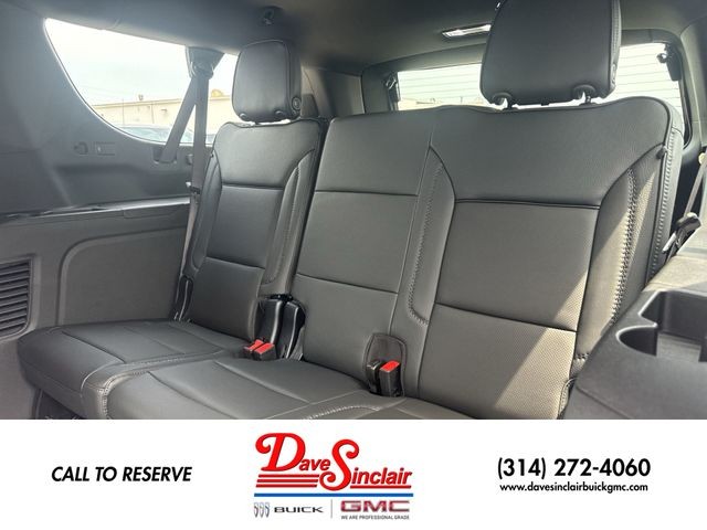 GMC Yukon XL Vehicle Full-screen Gallery Image 24