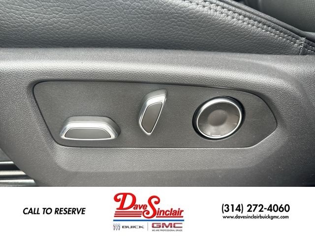 GMC Sierra 1500 Vehicle Full-screen Gallery Image 12