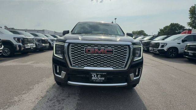 GMC Yukon Vehicle Full-screen Gallery Image 03