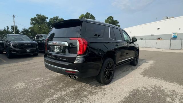 GMC Yukon Vehicle Full-screen Gallery Image 10