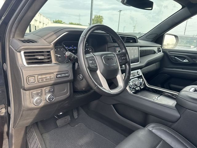 GMC Yukon Vehicle Full-screen Gallery Image 13