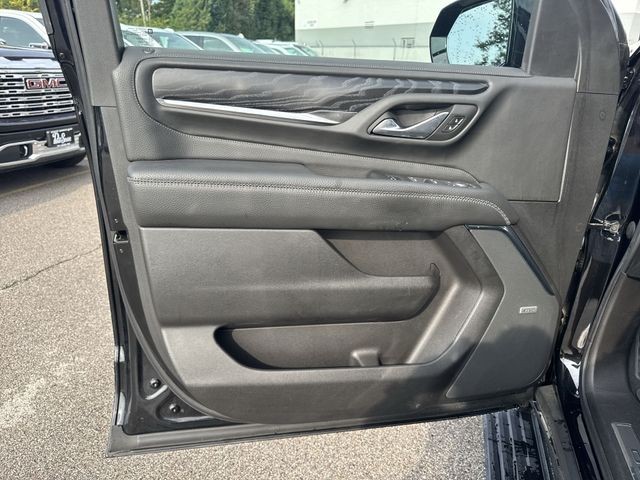 GMC Yukon Vehicle Full-screen Gallery Image 27