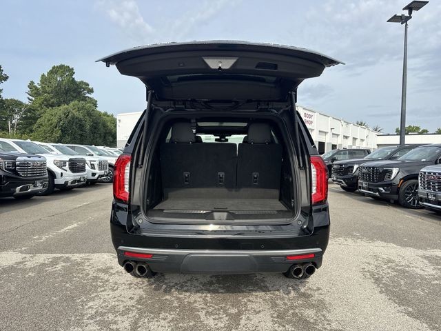 GMC Yukon Vehicle Full-screen Gallery Image 31