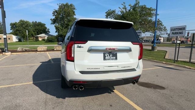 GMC Yukon Vehicle Full-screen Gallery Image 09