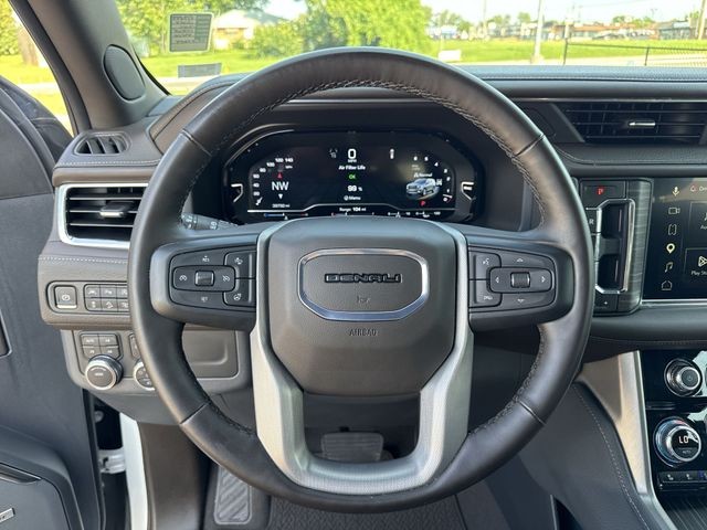 GMC Yukon Vehicle Full-screen Gallery Image 14