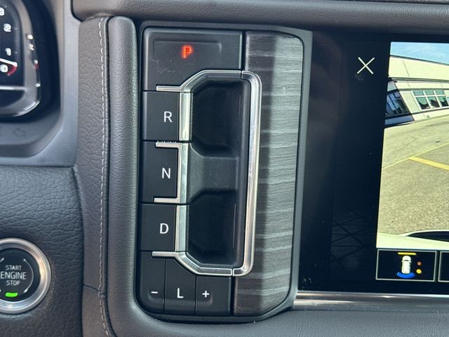 GMC Yukon Vehicle Full-screen Gallery Image 20