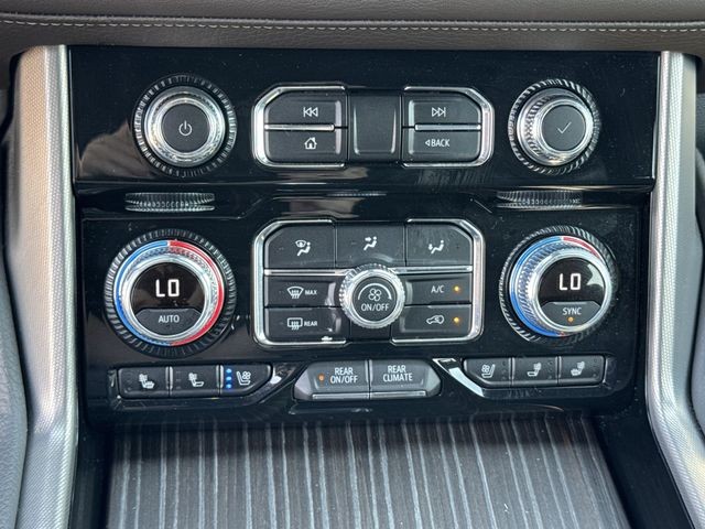 GMC Yukon Vehicle Full-screen Gallery Image 22
